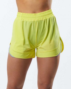 Short Alphalete Stride 3" Mujer Naranjas | Mexico-820765