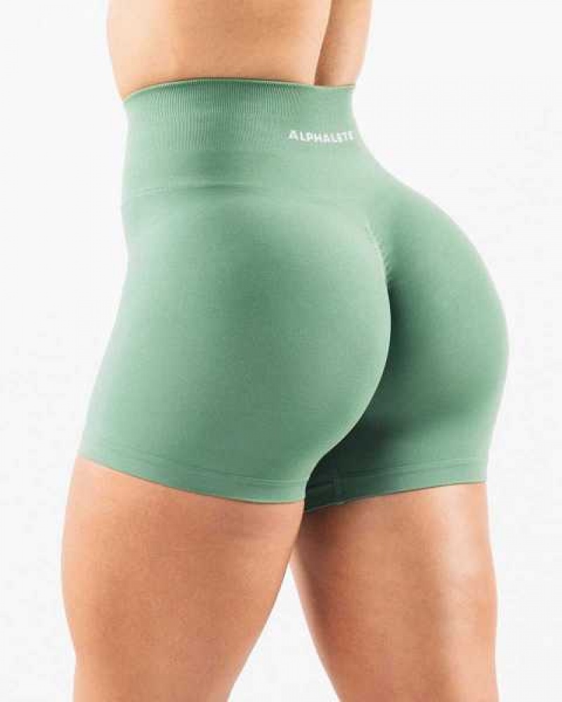 Short Alphalete Amplify 4.5\